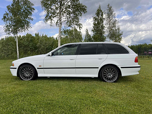 BMW 525i touring manual (5 foto / 10)