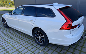 Volvo V90 2.0 D3 IntelliSafe 110kW (3 foto / 15)