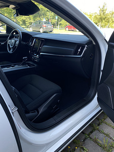 Volvo V90 2.0 D3 IntelliSafe 110kW (10 foto / 15)