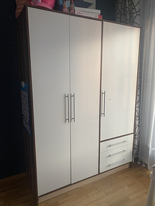 Riidekapp (kõrgus 200cm x laius 145cm) (1 foto / 3)