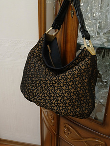 DKNY kott (1 foto / 3)