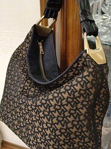 DKNY kott (2 foto / 3)
