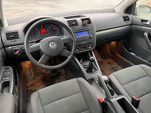 Volkswagen Golf 5 1.9TDI 77kW manuaal (6 foto / 6)