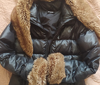 Зимняя куртка,очень теплая,оригинал,размер xs-s
