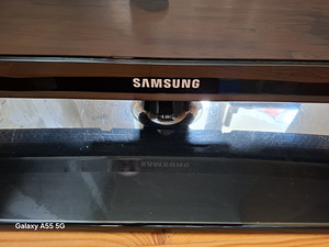 TV Samsung (2 foto / 6)
