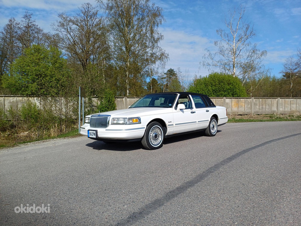 1997 Lincoln Town Car Signature Series (фото #7)