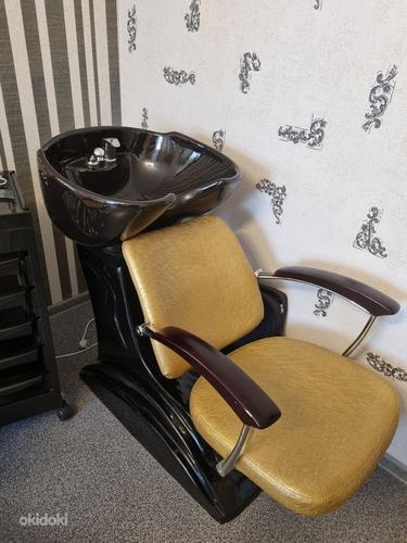 Раковина парекмахера, стул для клиента. (фото #1)