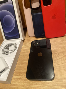 iPhone 12 черный 64 ГБ (6 фото из 7)