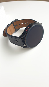 Смарт-часы Galaxy Watch4 44mm LTE черные.