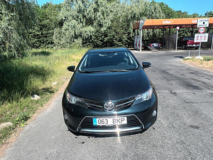 TOYOTA AURIS 2013 130000 BENZIN 97KW (1 foto / 1)