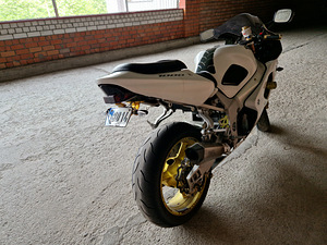 Suzuki GSX-R 1000 (3 foto / 6)
