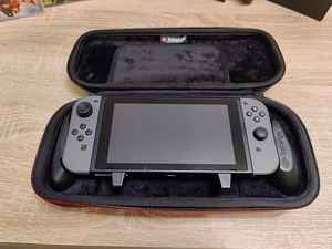 Nintendo SWITCH + lisad + 3 mängu (3 foto / 5)