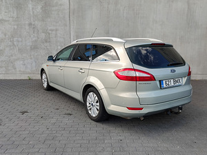 Ford Mondeo Ghia (6 foto / 14)