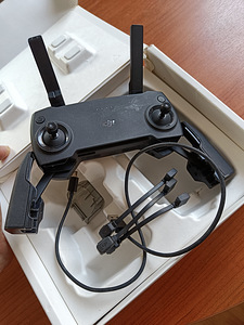 Dj MAVIC mini pult ja juhtmed (1 foto / 1)