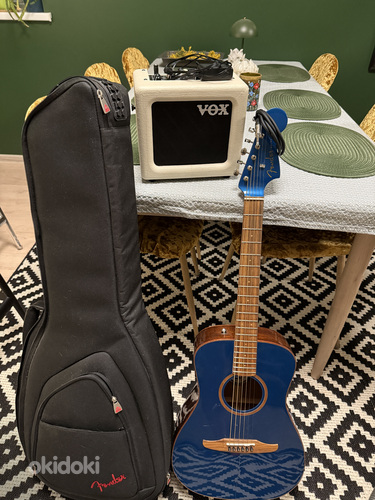 Komplekt: Fender Malibu kitarr kottiga ja komboga