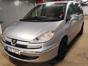 Peugeot 807 Premium pack 2.0 HDI 120kW 7 kohta (1 foto / 13)