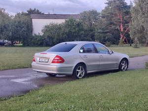Мерседес Бенц Е270 W211 130кВт (13 фото из 13)