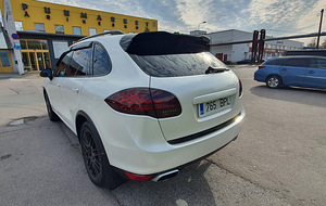 Porsche Cayenne (6 foto / 7)