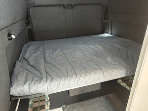 Elamiseks kohandatud kaubik Peugeot Boxer (8 foto / 9)