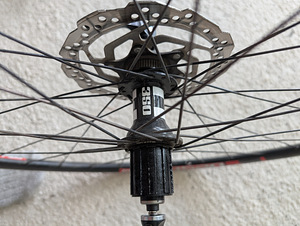Velg / Tagajooks DT Swiss 350 R520 700c 28" 135mm (1 foto / 3)