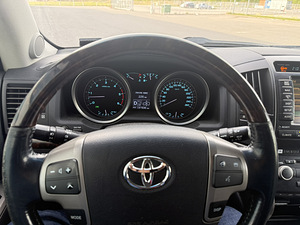 Land cruiser 200 (7 foto / 10)