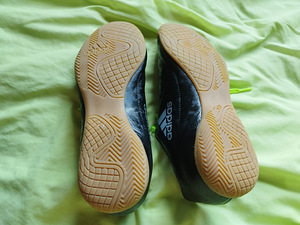 Adidas закрытая обувь 37 (6 фото из 6)