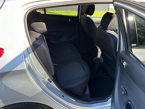 Hyundai i20 2015 facelift 1 omanik esinduse ajalugu (11 foto / 14)