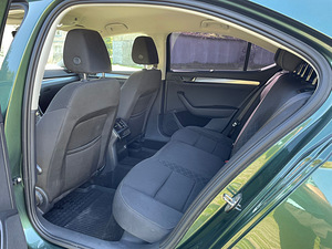 Škoda Superb (5 foto / 6)