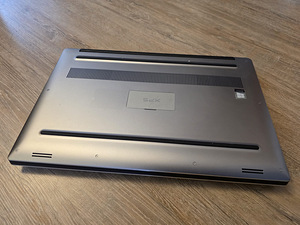 Dell XPS 7590 (5 фото из 6)