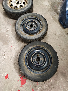 Разные зимние шины с дисками. 175/55/r13 и 155/55/r13 (6 фото из 7)