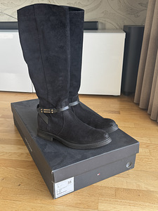 Tommy Hilfiger saapad 38 suurus (1 foto / 7)