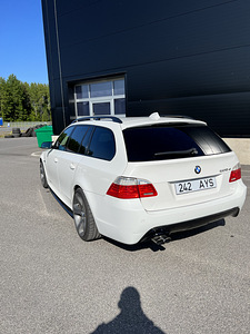 BMW 530d LCI M-Pakett (7 foto / 15)