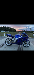 SUZUKI GSX-R 600 85 KW 2002a (5 foto / 7)