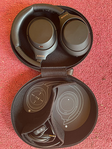 Sony WH-1000Xm4 (3 foto / 4)