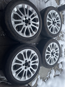 Оригинальные колеса Volvo R17 (1 фото из 3)