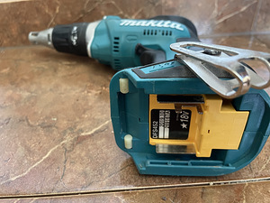 Makita DFS452 (3 foto / 3)