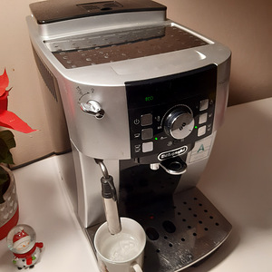 Delonghi Magnifica S (2 фото из 6)