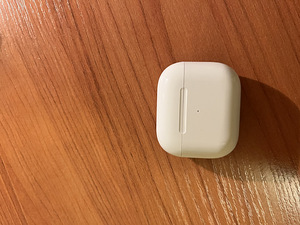 Наушники Airpods (Replica) (5 фото из 6)
