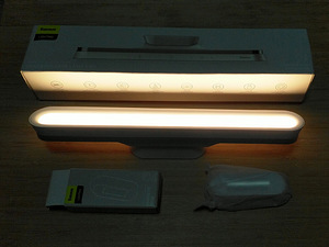 Baseus Magnetic Stepless Dimming Charging Desk Lamp (2 foto / 7)