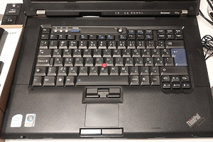 Lenovo IBM ThinkPad T61p pluss tarvikud (6 foto / 10)