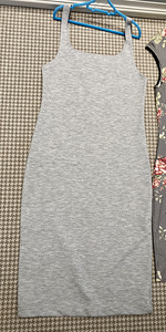 Zara kleit S; Alexander McQueen kleit S/M; Ichi teksakleit S (2 foto / 9)