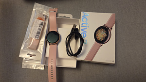 Samsung Galaxy Watch Active 2 LTE 40mm (1 foto / 2)