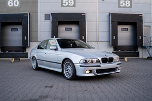BMW e39 530d мануал 2002г (3 фото из 15)