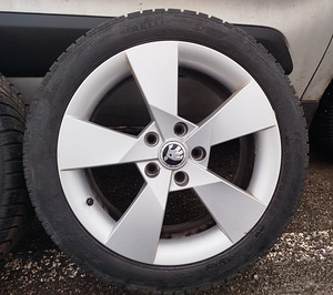 17 Диски Skoda 5x112 + Шины 225/45 R17 (2 фото из 6)