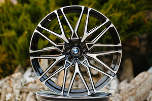 R22 BMW 5x120 Style 818m X5 X6 F15 F16 E70 E71 uued (1 foto / 3)