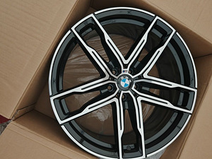 Новые диски R19 5x112 для BMW G серии моделей 500/700 (3 фото из 5)