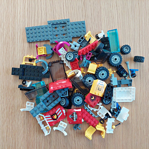 Lego auto ehitamise stardikomplekt (1 foto / 4)