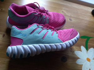 Reebok tossud, s.31,5 (2 foto / 3)