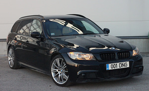 Продается BMW 325D LCI M PACK (2 фото из 15)