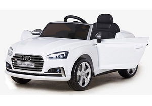 Uus laste elektriauto Audi S5 (2 foto / 5)